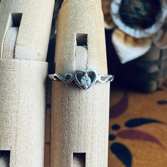 Little Heart Ring - Picture 6 of 6